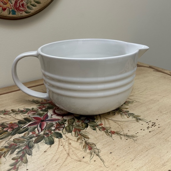 LeCreuset Bowl - Picture 3 of 6